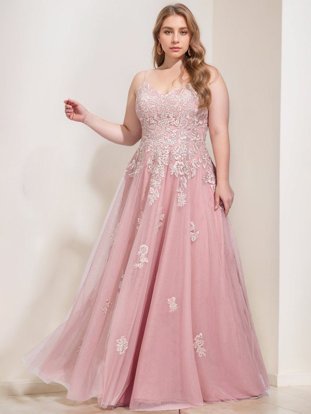 Ball Gown V-Neck Spaghetti Straps Sleeveless Floor-Length Tulle Plus Size Prom Dresses with Sequins