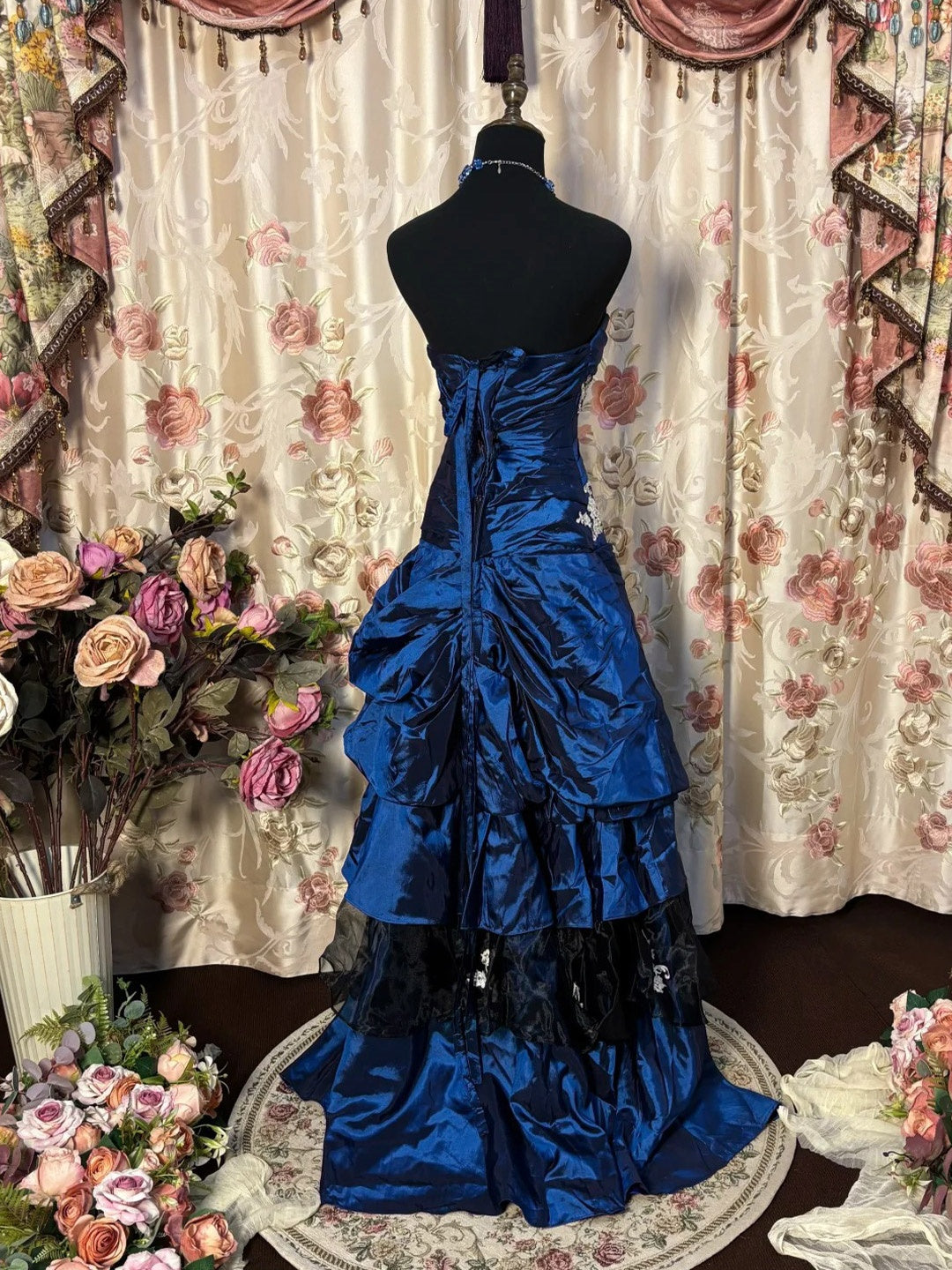 A-Line/Princess Sweetheart Sleeveless Floor-Length Taffeta Lace Prom Dresses with Ruffles & Appliques