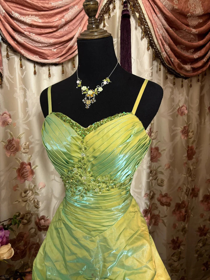 A-Line/Princess Sweetheart Spaghetti Straps Sleeveless Floor-Length Taffeta Prom Dresses with Ruched & Appliques
