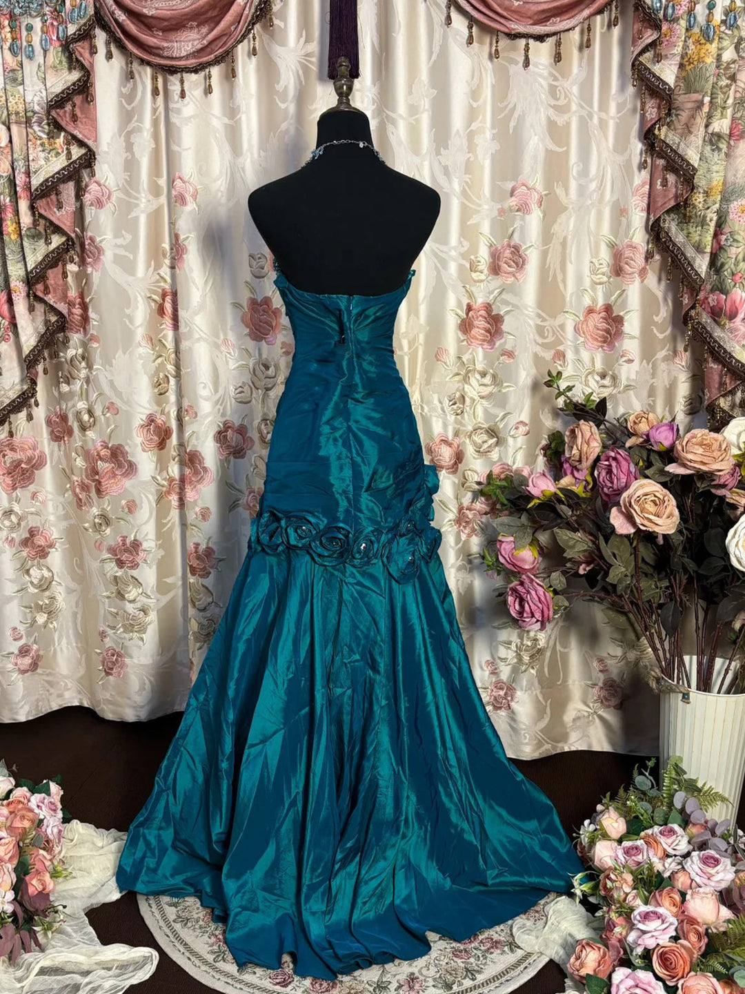 A-Line/Princess Sweetheart Sleeveless Floor-Length Taffeta Prom Dresses with Flowers & Sequins