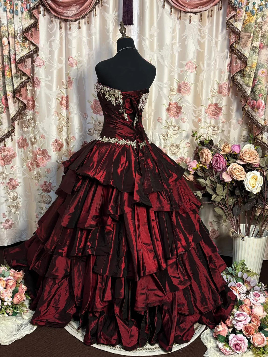 Ball Gown Strapless Neck Sleeveless Floor-Length Taffeta Prom Dresses with Ruffles & Appliques