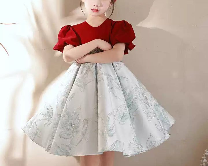 V-Neck Short Sleeves Knee-Length Embroidery Girl Party Dress with Appliques