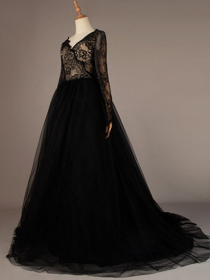 A-line/Princess Sexy V-Neck Long Sleeves Black Wedding Dresses with Lace