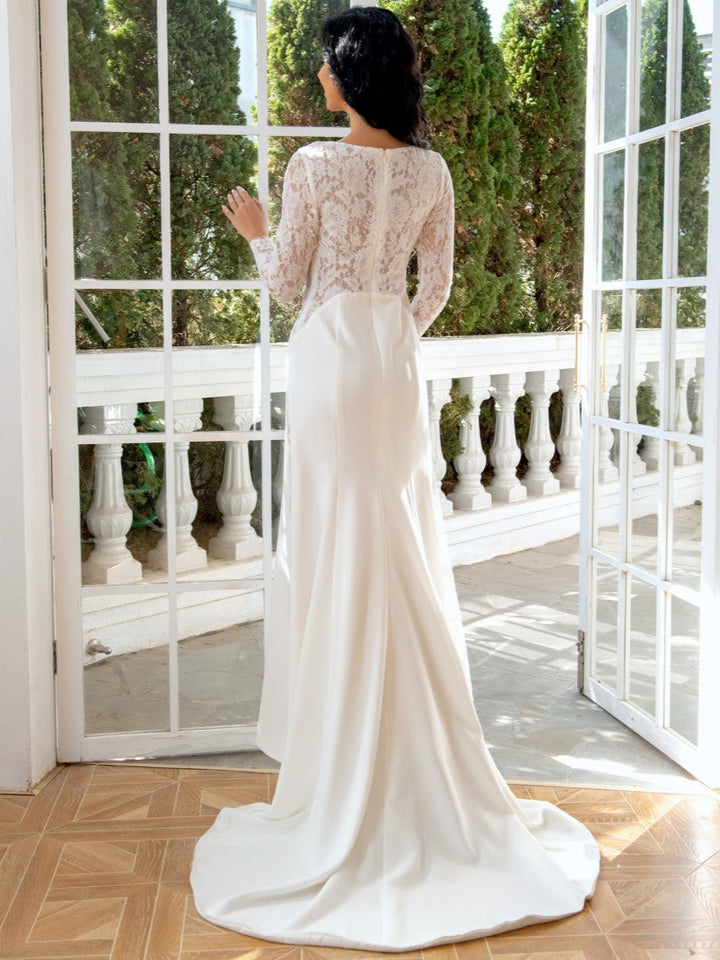 A-Line/Princess Jewel Neck Long Sleeves Wedding Dresses with Lace