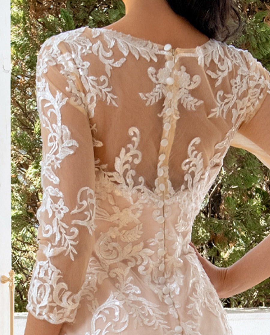 Trumpet/Mermaid Sweetheart 3/4 Sleeves Floor-Length Wedding Dresses with Lace Appliques