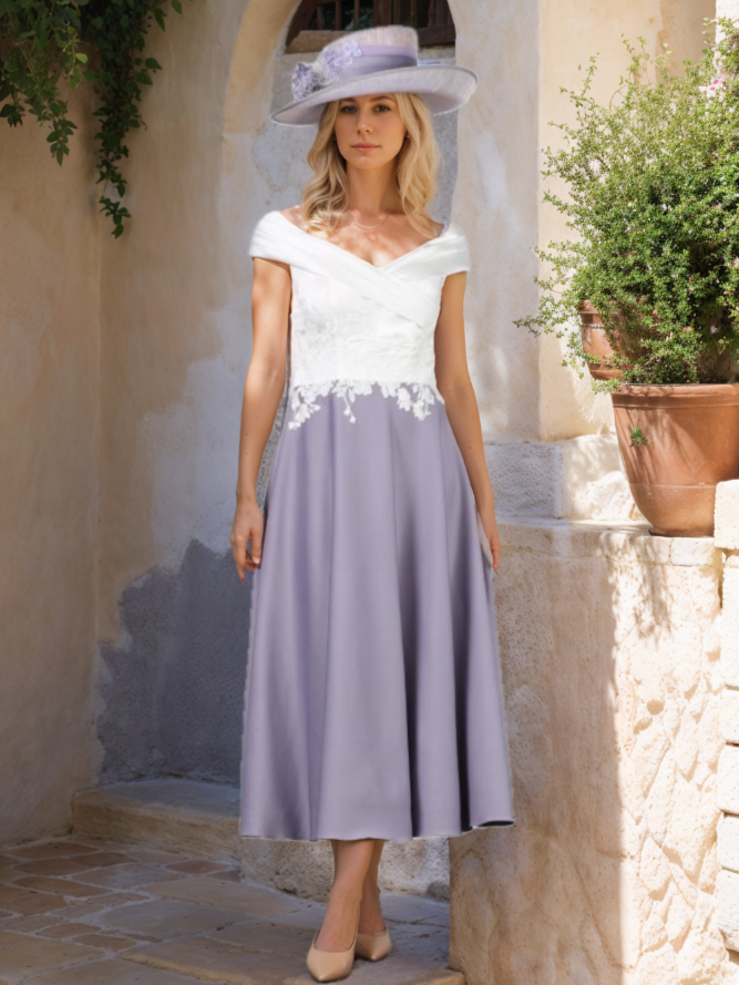 A-Line/Princess V-Neck Tea-Length Classic Mother of the Bride Dresses with Lace Appliques