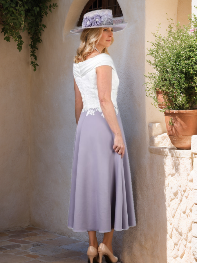 A-Line/Princess V-Neck Tea-Length Classic Mother of the Bride Dresses with Lace Appliques