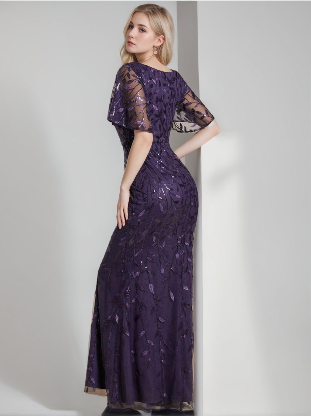 Trumpet/Mermaid Short Sleeves V-Neck Floor-Length Mother of the Bride Dresses with Sequins