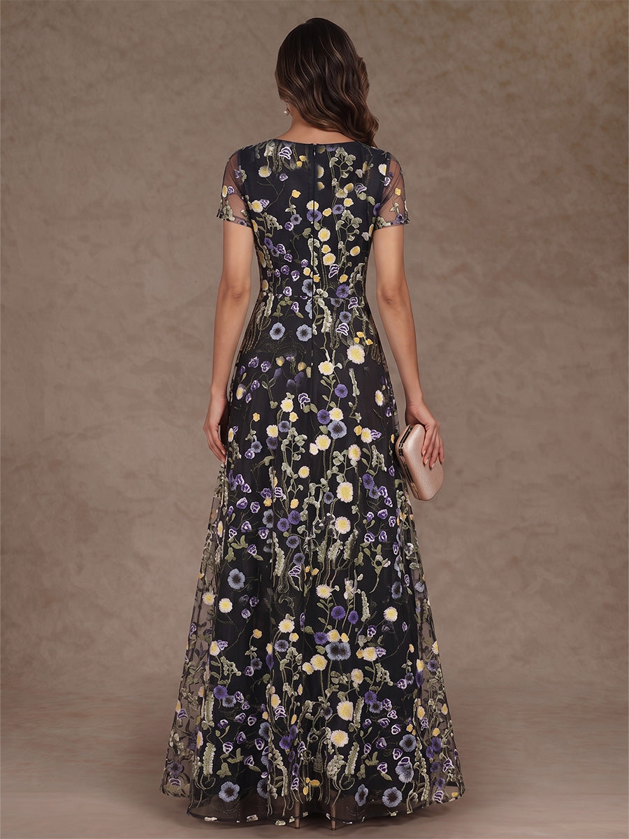 A-Line/Princess V-Neck Lace Embroidery Mother of the Bride Dress Floral Floor-Length Short Sleeves