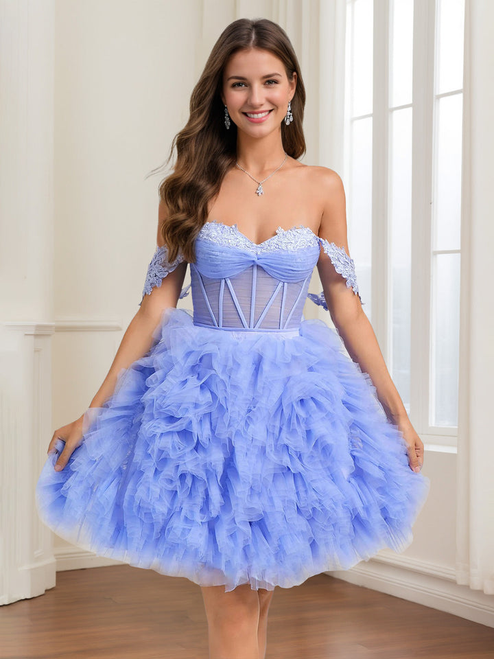 A-Line/Princess Sweetheart Ruched Short/Mini Homecoming Dresses with Appliques Lace & Lace-Up