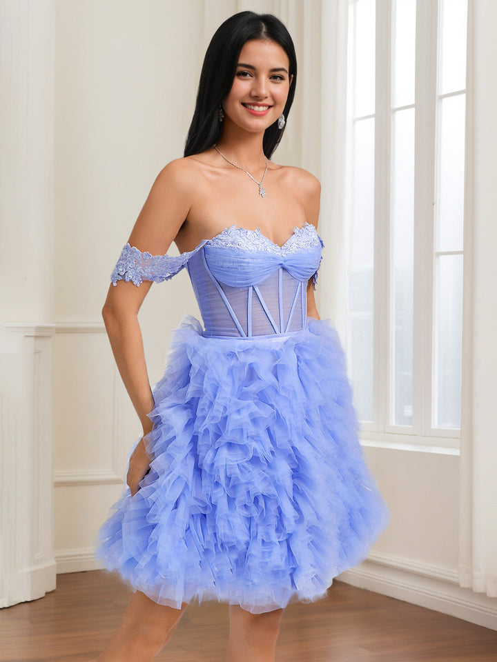 A-Line/Princess Sweetheart Ruched Short/Mini Homecoming Dresses with Appliques Lace & Lace-Up