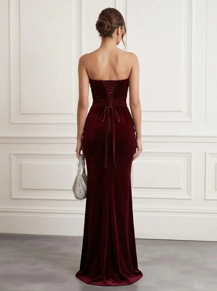 Sheath/Column Strapless Velvet Evening Dresses with 3D Flowers Floor-Length Sleeveless Ruched Formal Dresses