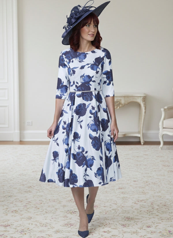 A-Line/Princess Scoop-Neck Tea-Length Printed Flower Mother of the Bride Dresses with Beading
