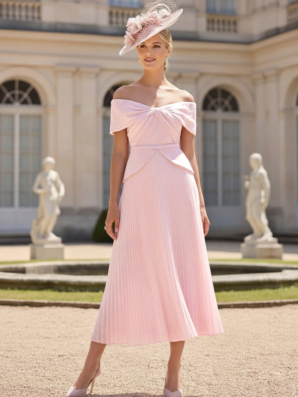 A-Line/Princess Off-the-Shoulder Stretch Satin Chiffon Mother of the Bride Dresses Tea-Length Sleeveless Pleated