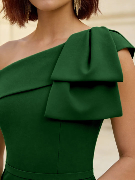 A-Line/Princess One-Shoulder Stretch Satin Mother of the Bride Dresses Tea-Length Sleeveless