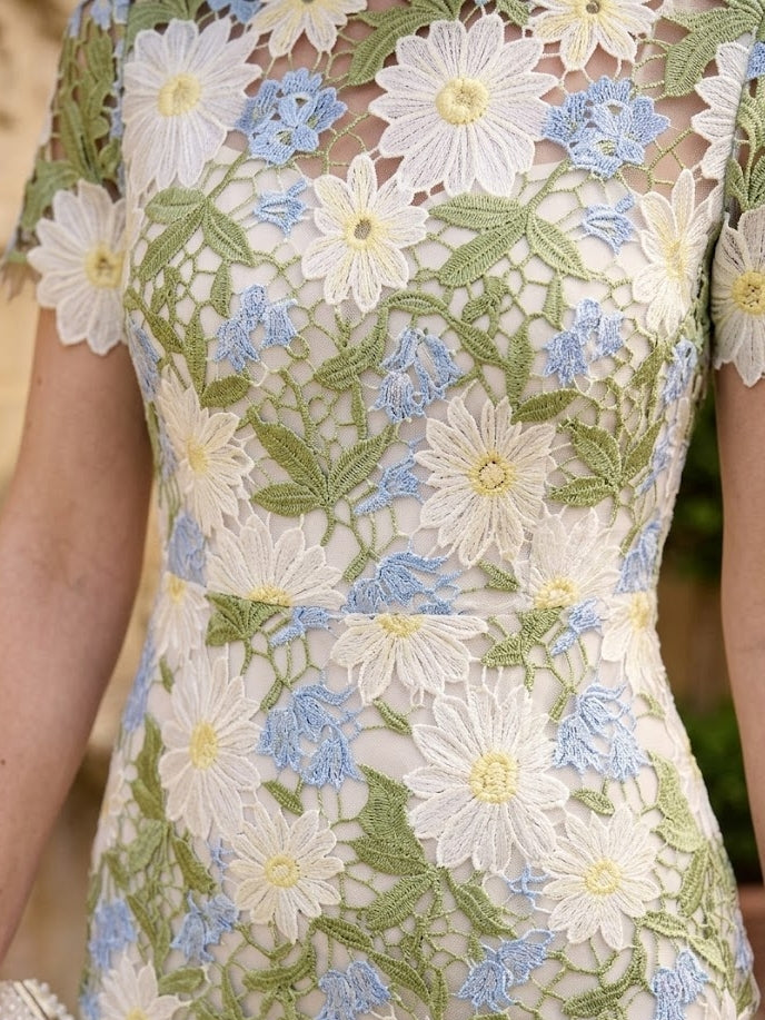 A-Line/Princess Scoop Lace Mother of the Bride Dresses Short Sleeves Floral Tea-Length